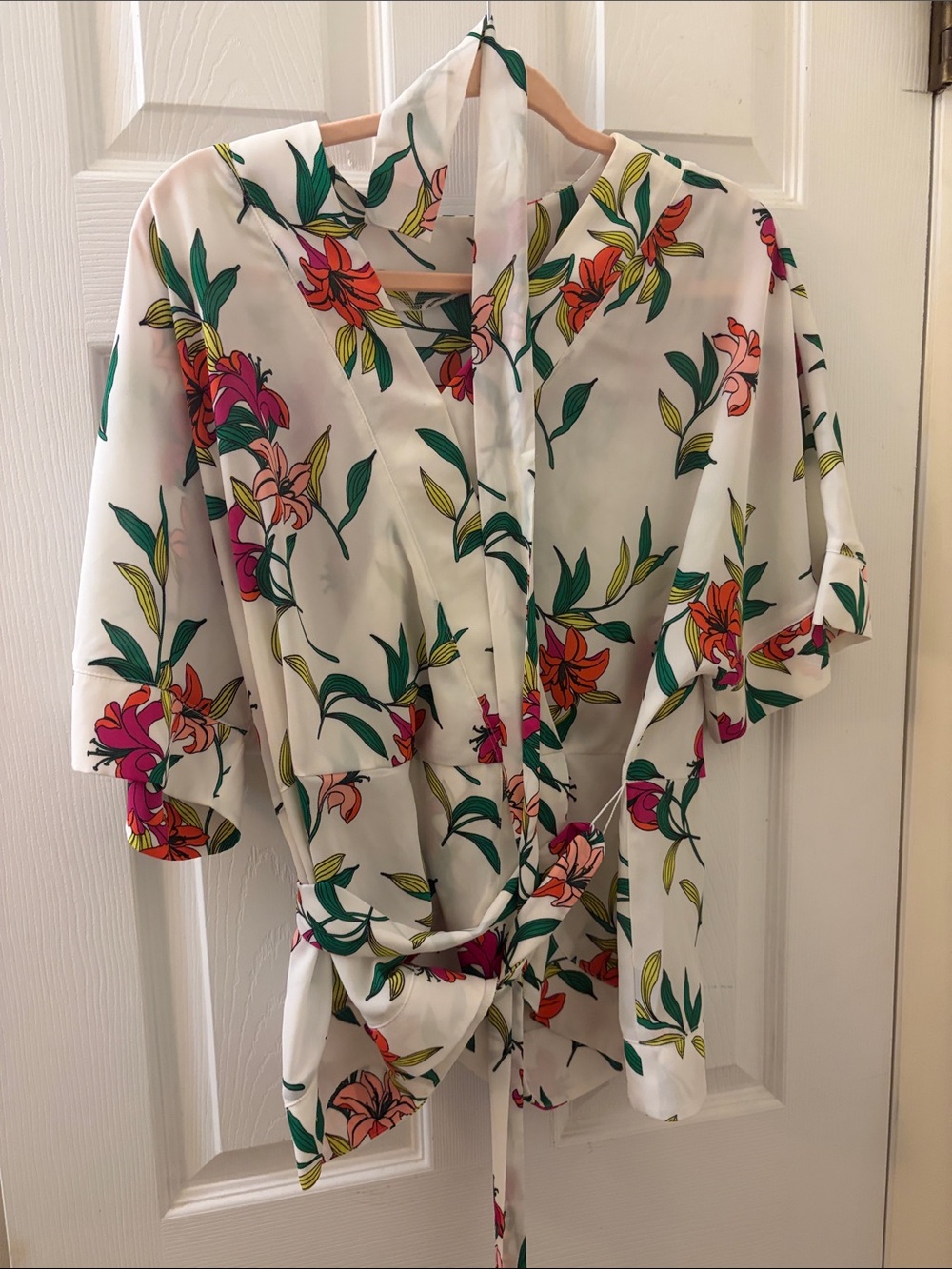 Worthington White Floral Tie-Front V-Neck Blouse